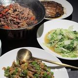 有团购券68低100元的，-桌可以用2张，超级划算