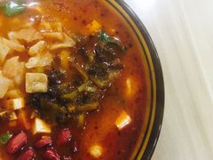 -吴三酸菜麻食酱香面馆(印花布园小区店)