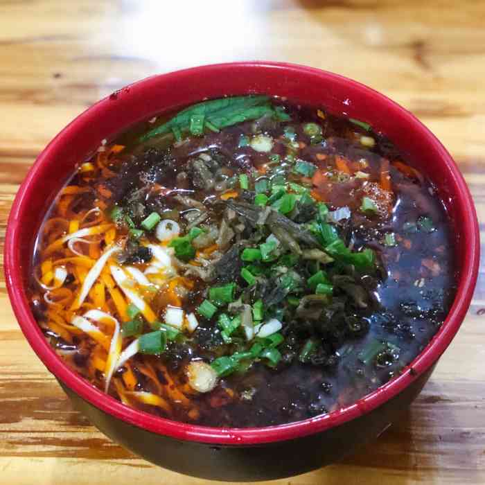 新医院芽菜面-"还是以前的味道!好吃!只不过辣鸡面里没有.