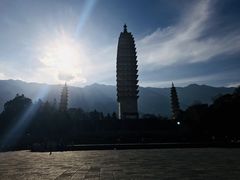 -三塔倒影公园