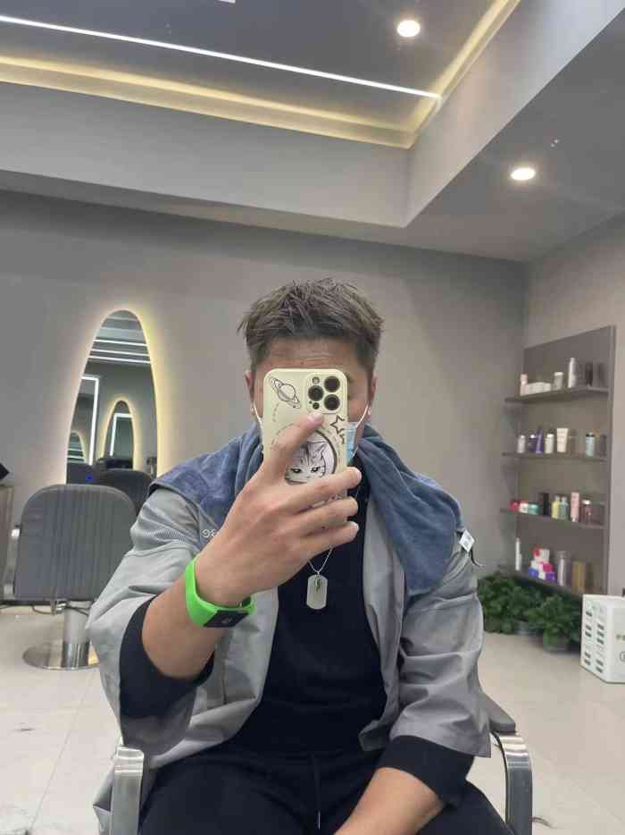 侨治发型(西湖银泰店)-"【项目】剪发但凡有什么重要的事情需要剪.