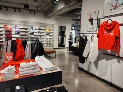 -NIKE品牌体验店(南京东路店)