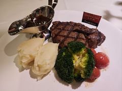肋眼肉牛排-老井俄式餐厅