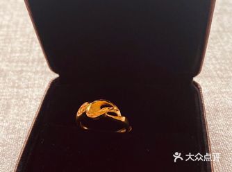 优雅，知性的风格，是向来结婚必备的饰品