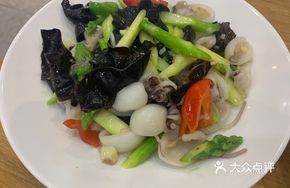 Asparagus and Wood Ear Mushroom Stir-fried with Baby Squid