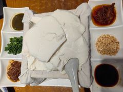 -95号酱骨·一块豆腐(展春园西路店)