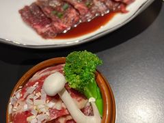 -山川小町·极番烧肉(新地假日广场店)