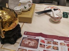 餐具摆设-稻香酒家·34年老字号·港式粤菜(侨光店)