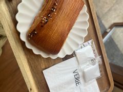 -VERIE BAKEHOUSE