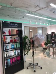 -BULB STUDIO 巴柏明星发型工作室