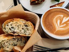 热燕麦拿铁-O'mills Sourdough Bakery&Bistro(永嘉路店)