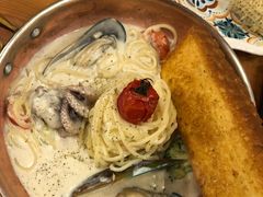 -I HOLIC艾豪丽披萨(KKone店)