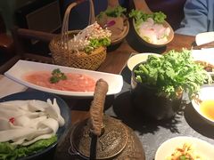 -老牌坊云南鱼豆花火锅(哈西万达店)