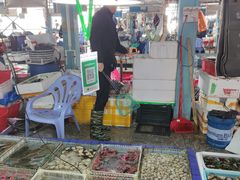 -霞涌市场海鲜摆卖区
