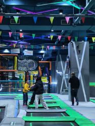 -反弹蹦床公园·亲子乐园·团建·派对(尚品奥莱店)