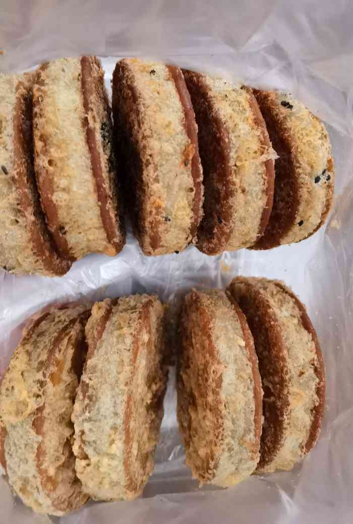 庄阿姨芋头饼-"跟着点评说的四点半来到店门口看到已经排长.