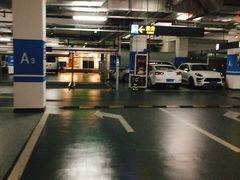 -龙湖虹桥天街-停车场