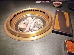 -铭牛烧肉·和牛海鲜自助(高新月牙湖店)