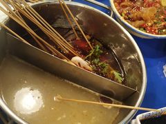 -马路边边串串香形象店(磐石路店)