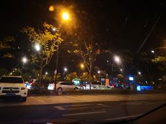 -奕欧来上海购物村停车场
