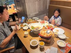 -爱碗亭·鲜炒湖南菜(壹城中心店)