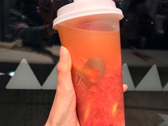 满杯红柚-喜茶(迪士尼小镇DP店)