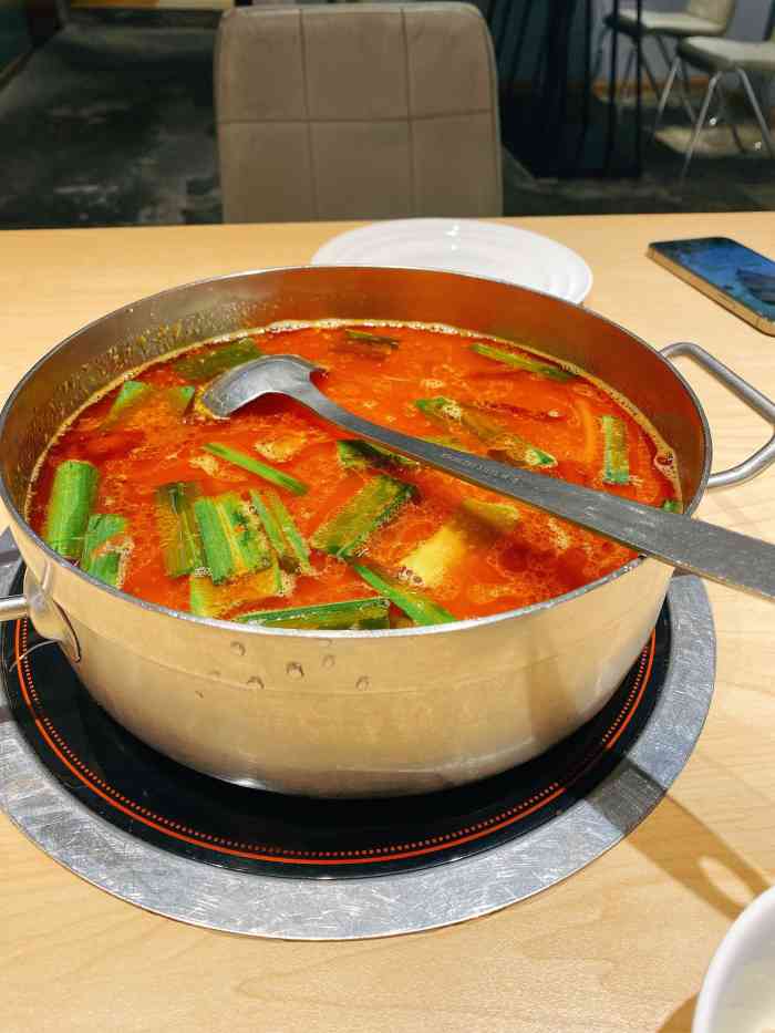新大新豆米火锅(中港店)-"[薄荷]环境:干净整洁舒适透气也很大[.
