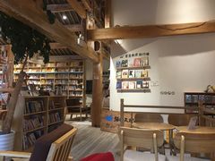 -猫的天空之城概念书店(丽江古城饮玉巷店)