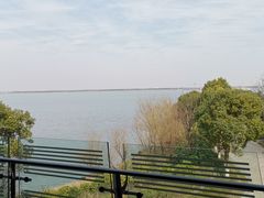 -上海滴水湖皇冠假日酒店