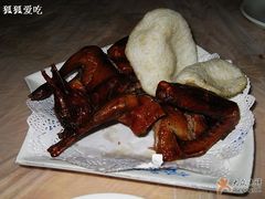 金牌脆皮乳鸽-粤秀小厨·广式早茶(辽宁路店)