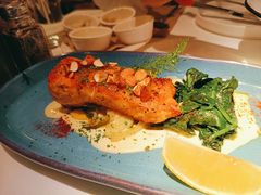 杏仁脆烤三文鱼-夏朵餐厅(丁香店)