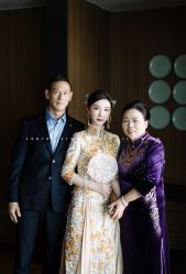 点击看大图 -Renee芮亦婚纱