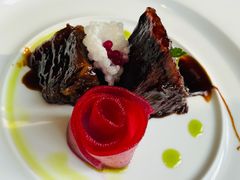 低温慢煮烟熏果木牛小排-青岛遇见米兰(八大关店)