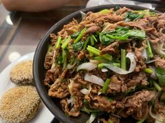 烤杜泊羊后腿-烤肉季饭庄