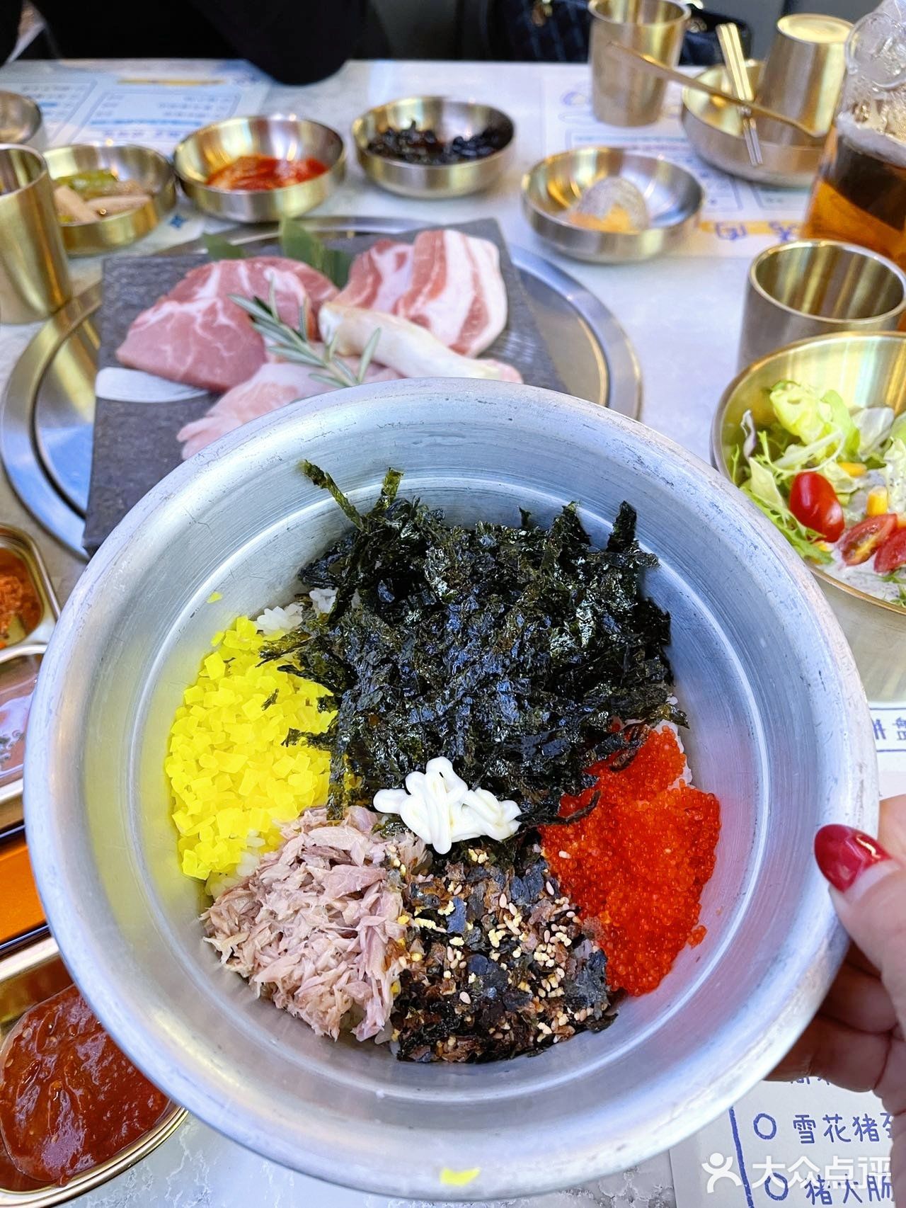 酷炫外太空feel+电音，火豚星烤肉好吃嗨爆🤗