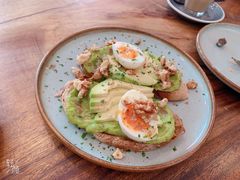 牛油果煮蛋吐司-RAC BAR(安福路店)