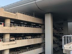 -虹桥火车站-停车场