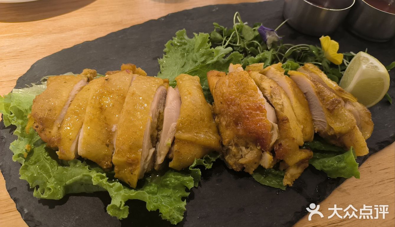 品味一下西贡在巴黎的异域味道。这家餐厅的面积很大