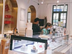 -Fridi Patisserie Cafe