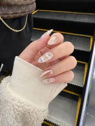 -AKIRA 安久日式美甲美睫