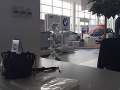 -上海宝信宝马4S店