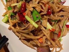 -云海肴·汽锅鸡·云南菜(天山百盛优客店)