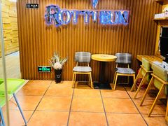 -劳顶笨咖啡(丽水宜家店)