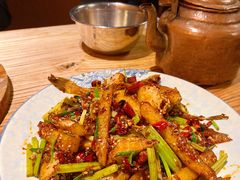 香辣耗鱼-缘生态云南菜·野生菌庭院餐厅(华侨城店)