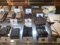 -VENCHI 闻绮(北京国贸商城店)