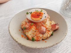 飞鱼籽炙烤三文鱼鸡蛋土豆沙拉-娜娜家•Nana's restaurant(国金汇店)