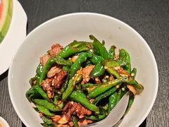 忆江南特色辣椒炒肉-忆江南·临江鱼馆