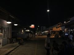 -席娜卡琳火车铁道夜市