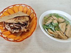 -洪峰浩老北京烧饼夹肉(角门路店)