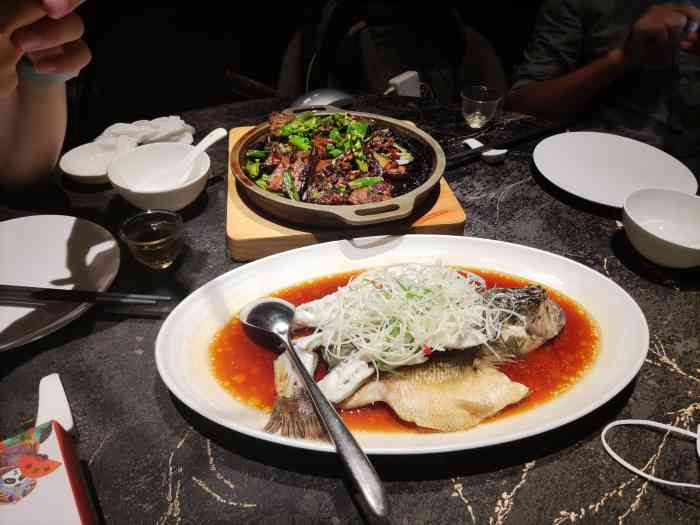 悦百味·品质川菜(悠方店)-"环境非常好,在金融城.菜品也好吃,凉拌鸡.